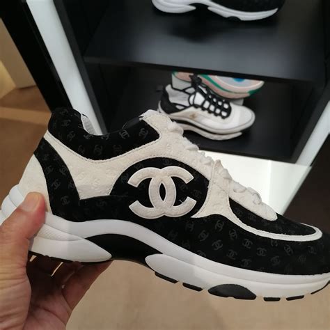 chanel sneakers zwart|chanel sneaker price.